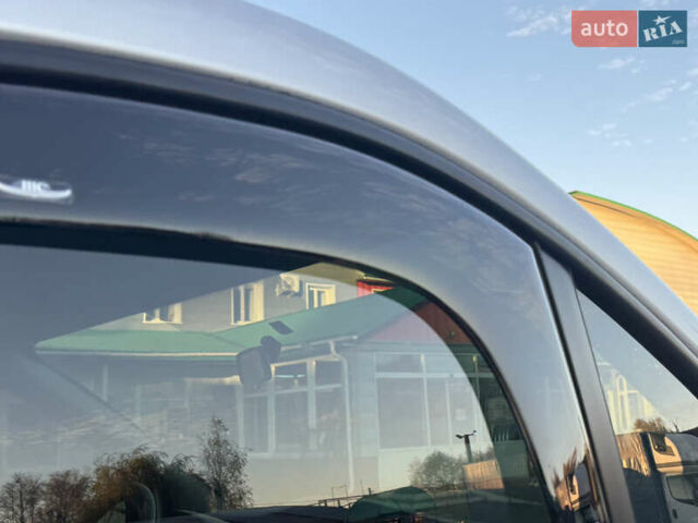 Серый Опель Виваро, объемом двигателя 2 л и пробегом 285 тыс. км за 13950 $, фото 42 на Automoto.ua