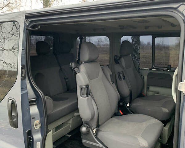 Серый Опель Виваро, объемом двигателя 2.46 л и пробегом 340 тыс. км за 15695 $, фото 7 на Automoto.ua