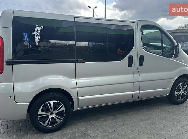 Серый Опель Виваро, объемом двигателя 2 л и пробегом 250 тыс. км за 13999 $, фото 6 на Automoto.ua