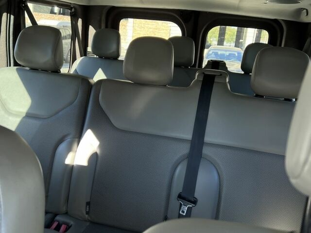 Сірий Опель Віваро, об'ємом двигуна 2 л та пробігом 312 тис. км за 10999 $, фото 7 на Automoto.ua