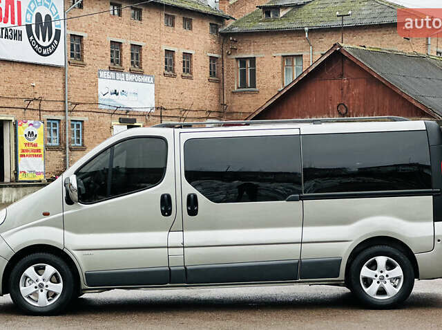 Сірий Опель Віваро, об'ємом двигуна 2 л та пробігом 264 тис. км за 14500 $, фото 3 на Automoto.ua