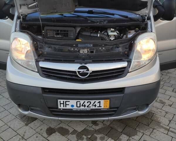 Серый Опель Виваро, объемом двигателя 2 л и пробегом 270 тыс. км за 15200 $, фото 48 на Automoto.ua