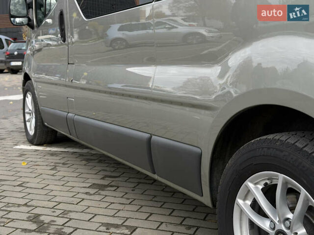Сірий Опель Віваро, об'ємом двигуна 2 л та пробігом 282 тис. км за 13850 $, фото 4 на Automoto.ua