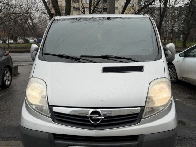 Серый Опель Виваро, объемом двигателя 2 л и пробегом 306 тыс. км за 10400 $, фото 1 на Automoto.ua
