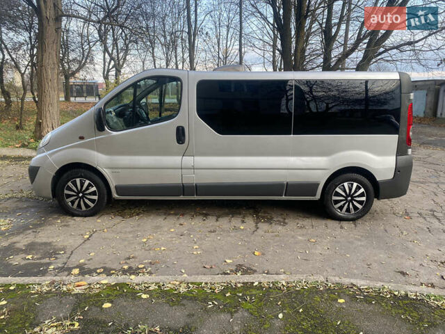 Серый Опель Виваро, объемом двигателя 2 л и пробегом 216 тыс. км за 14950 $, фото 2 на Automoto.ua