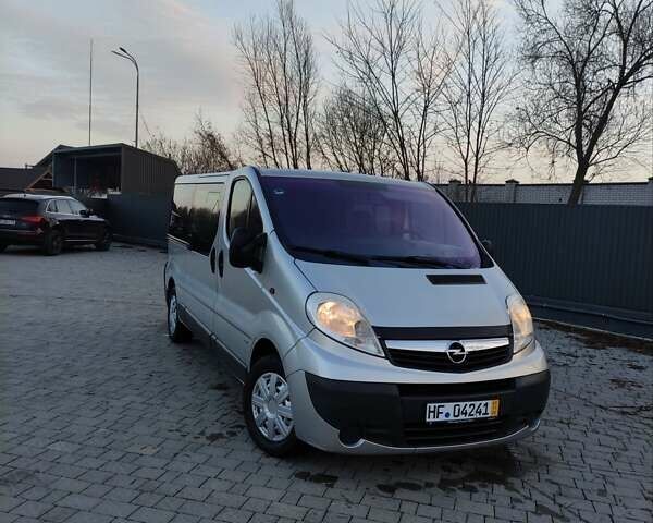 Серый Опель Виваро, объемом двигателя 2 л и пробегом 270 тыс. км за 15200 $, фото 24 на Automoto.ua