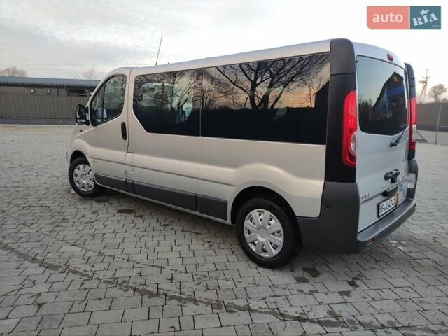 Серый Опель Виваро, объемом двигателя 2 л и пробегом 270 тыс. км за 15200 $, фото 10 на Automoto.ua