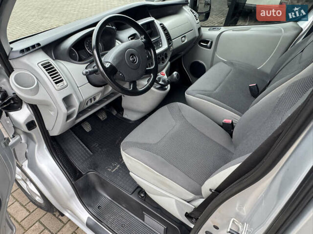 Серый Опель Виваро, объемом двигателя 2 л и пробегом 250 тыс. км за 14950 $, фото 38 на Automoto.ua