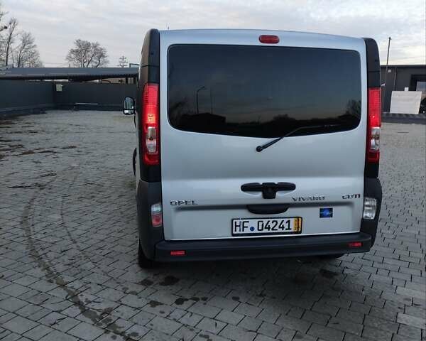 Серый Опель Виваро, объемом двигателя 2 л и пробегом 270 тыс. км за 15200 $, фото 13 на Automoto.ua