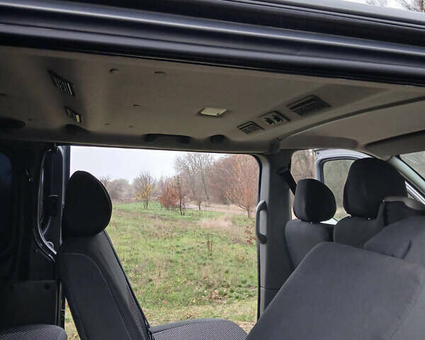 Серый Опель Виваро, объемом двигателя 2 л и пробегом 261 тыс. км за 16500 $, фото 8 на Automoto.ua