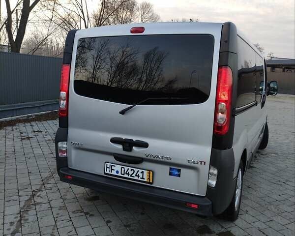 Серый Опель Виваро, объемом двигателя 2 л и пробегом 270 тыс. км за 15200 $, фото 15 на Automoto.ua