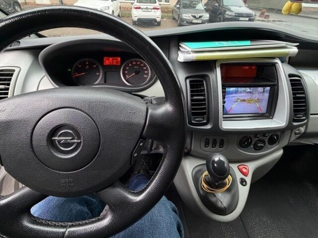 Серый Опель Виваро, объемом двигателя 2 л и пробегом 306 тыс. км за 10400 $, фото 7 на Automoto.ua