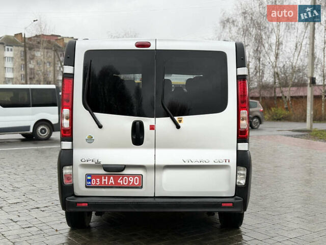 Серый Опель Виваро, объемом двигателя 2 л и пробегом 290 тыс. км за 14650 $, фото 6 на Automoto.ua