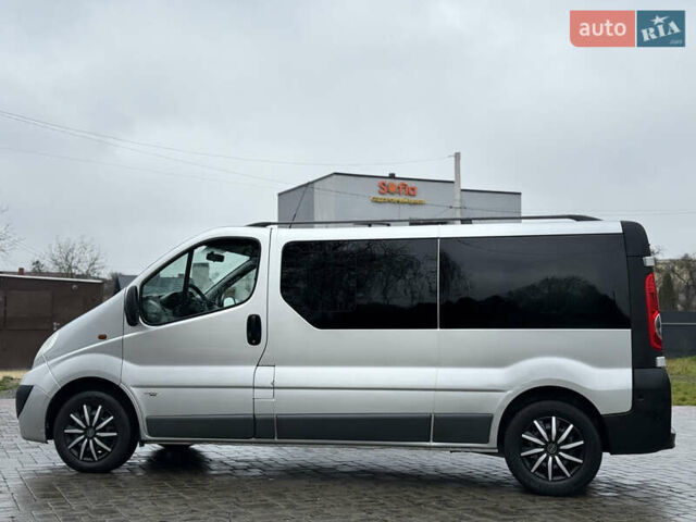 Серый Опель Виваро, объемом двигателя 2 л и пробегом 290 тыс. км за 14650 $, фото 9 на Automoto.ua
