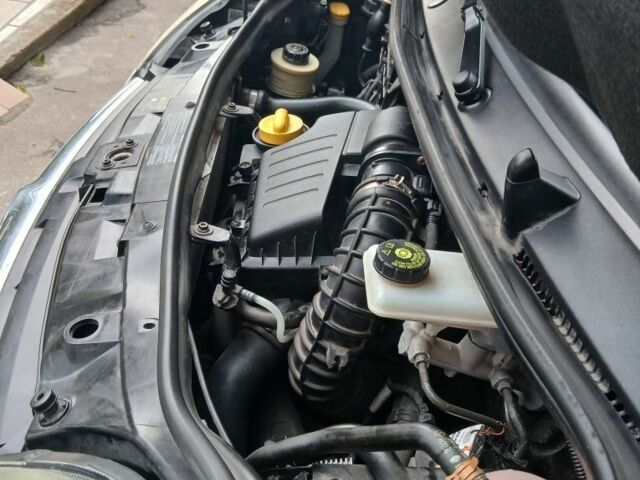 Серый Опель Виваро, объемом двигателя 2 л и пробегом 261 тыс. км за 16500 $, фото 8 на Automoto.ua