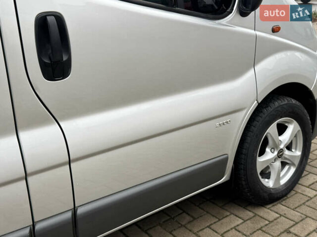 Серый Опель Виваро, объемом двигателя 2 л и пробегом 250 тыс. км за 14950 $, фото 32 на Automoto.ua