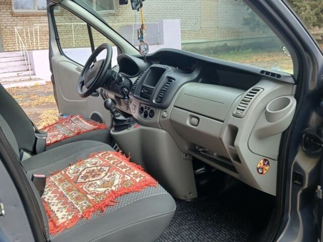 Серый Опель Виваро, объемом двигателя 2 л и пробегом 261 тыс. км за 16500 $, фото 7 на Automoto.ua