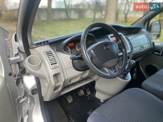 Серый Опель Виваро, объемом двигателя 2 л и пробегом 216 тыс. км за 14950 $, фото 20 на Automoto.ua