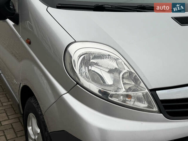 Серый Опель Виваро, объемом двигателя 2 л и пробегом 250 тыс. км за 14950 $, фото 18 на Automoto.ua