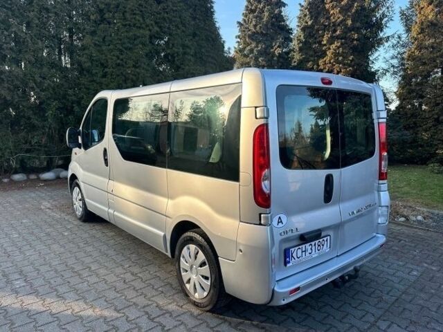 Серый Опель Виваро, объемом двигателя 2 л и пробегом 192 тыс. км за 8000 $, фото 5 на Automoto.ua