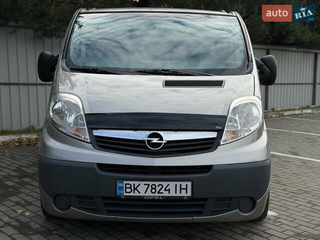 Сірий Опель Віваро, об'ємом двигуна 2 л та пробігом 282 тис. км за 13850 $, фото 12 на Automoto.ua