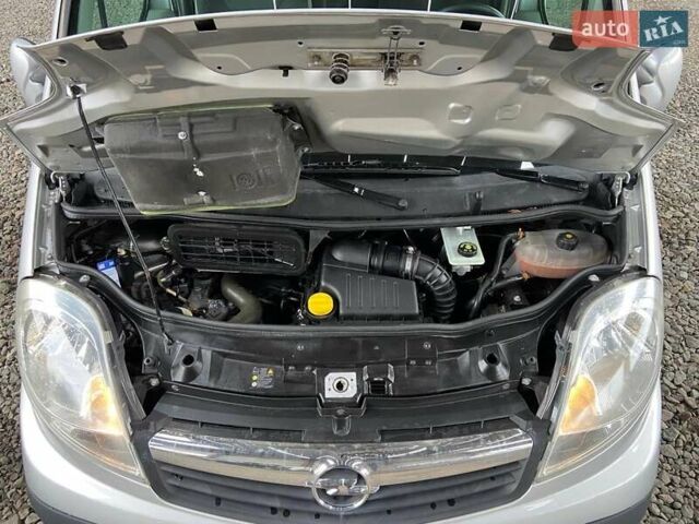 Серый Опель Виваро, объемом двигателя 2.5 л и пробегом 265 тыс. км за 13850 $, фото 36 на Automoto.ua