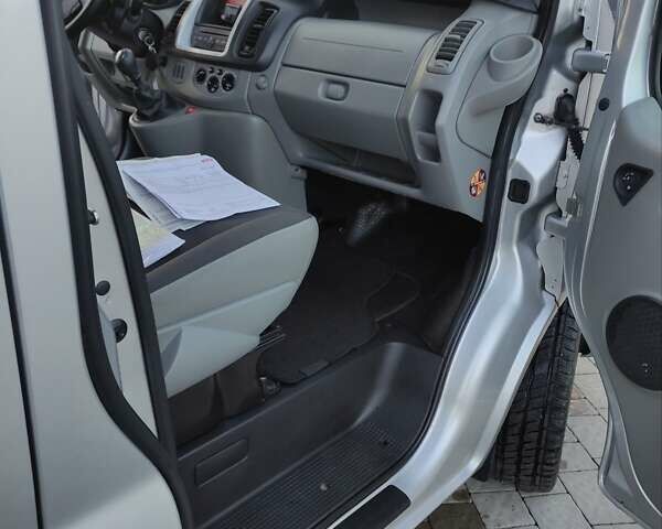 Серый Опель Виваро, объемом двигателя 2 л и пробегом 270 тыс. км за 15200 $, фото 38 на Automoto.ua