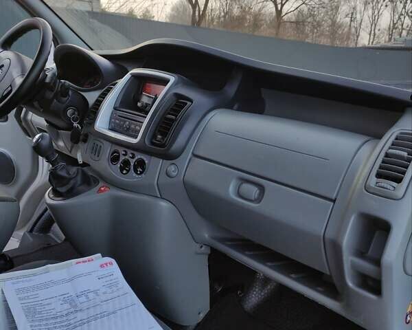 Серый Опель Виваро, объемом двигателя 2 л и пробегом 270 тыс. км за 15200 $, фото 37 на Automoto.ua