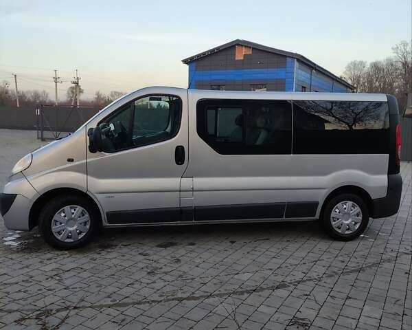 Серый Опель Виваро, объемом двигателя 2 л и пробегом 270 тыс. км за 15200 $, фото 7 на Automoto.ua