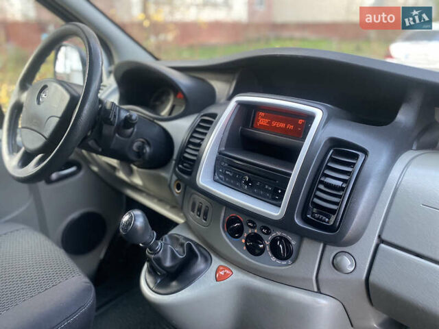 Серый Опель Виваро, объемом двигателя 2 л и пробегом 216 тыс. км за 14950 $, фото 37 на Automoto.ua