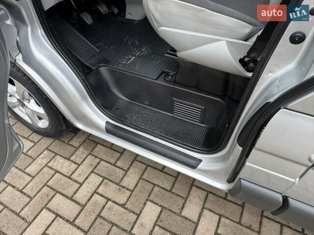 Серый Опель Виваро, объемом двигателя 2 л и пробегом 250 тыс. км за 14950 $, фото 37 на Automoto.ua