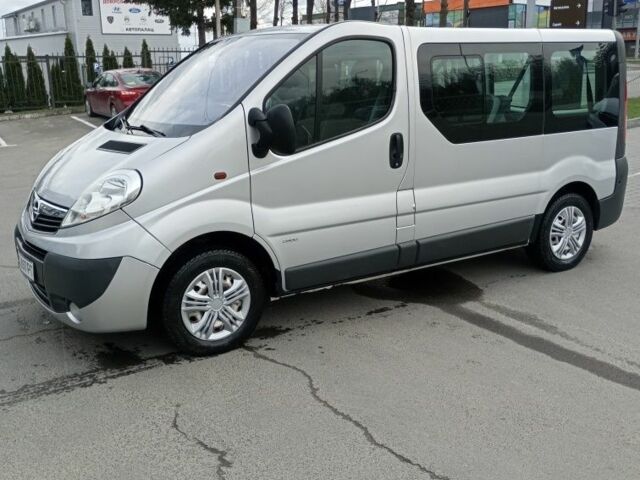 Серый Опель Виваро, объемом двигателя 2 л и пробегом 370 тыс. км за 11900 $, фото 1 на Automoto.ua