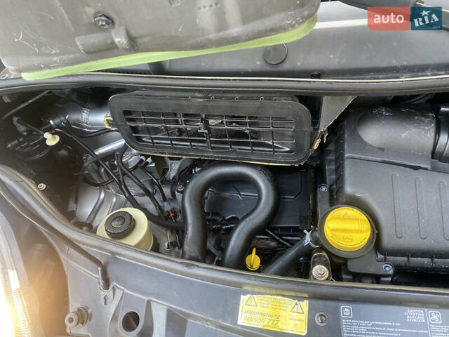 Серый Опель Виваро, объемом двигателя 2 л и пробегом 216 тыс. км за 14950 $, фото 12 на Automoto.ua