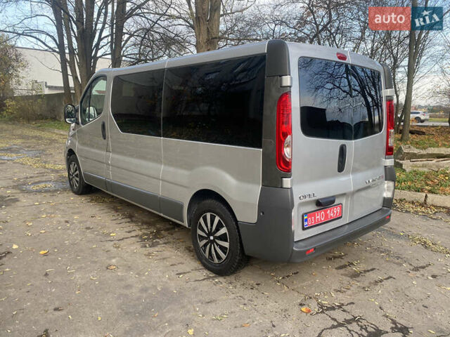 Серый Опель Виваро, объемом двигателя 2 л и пробегом 216 тыс. км за 14950 $, фото 3 на Automoto.ua