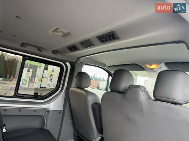 Сірий Опель Віваро, об'ємом двигуна 0 л та пробігом 300 тис. км за 14500 $, фото 14 на Automoto.ua