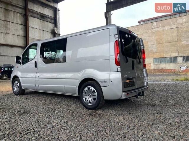 Серый Опель Виваро, объемом двигателя 2.5 л и пробегом 265 тыс. км за 13850 $, фото 12 на Automoto.ua