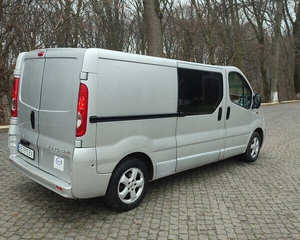 Серый Опель Виваро, объемом двигателя 2 л и пробегом 240 тыс. км за 13600 $, фото 5 на Automoto.ua