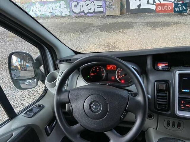 Серый Опель Виваро, объемом двигателя 2.5 л и пробегом 265 тыс. км за 13850 $, фото 41 на Automoto.ua