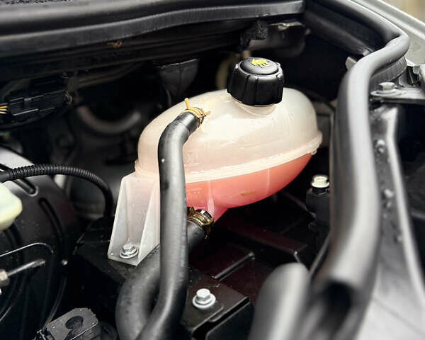 Серый Опель Виваро, объемом двигателя 2 л и пробегом 290 тыс. км за 14650 $, фото 27 на Automoto.ua