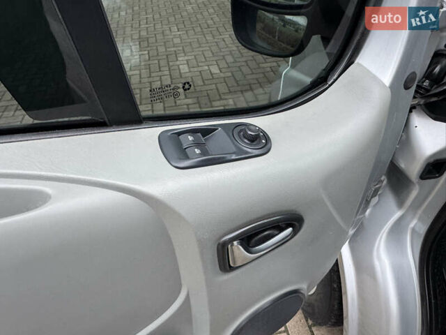 Серый Опель Виваро, объемом двигателя 2 л и пробегом 250 тыс. км за 14950 $, фото 36 на Automoto.ua