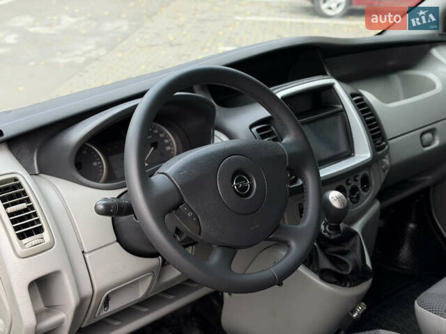 Сірий Опель Віваро, об'ємом двигуна 2 л та пробігом 282 тис. км за 13850 $, фото 19 на Automoto.ua