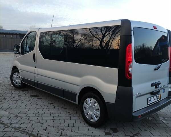 Серый Опель Виваро, объемом двигателя 2 л и пробегом 270 тыс. км за 15200 $, фото 11 на Automoto.ua