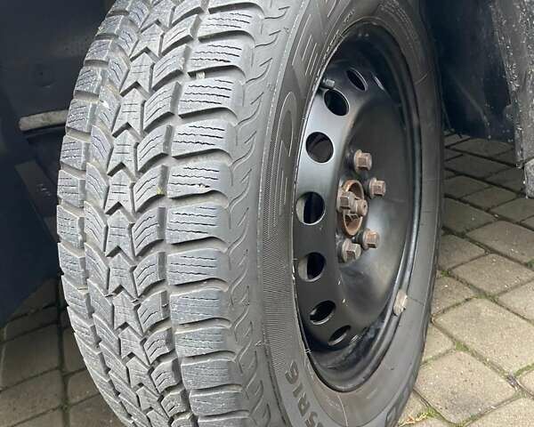 Серый Опель Виваро, объемом двигателя 2.5 л и пробегом 285 тыс. км за 13950 $, фото 47 на Automoto.ua