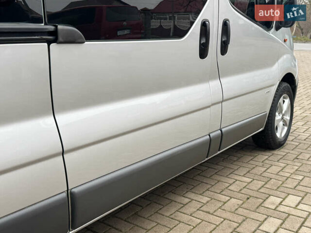 Серый Опель Виваро, объемом двигателя 2 л и пробегом 250 тыс. км за 14950 $, фото 31 на Automoto.ua