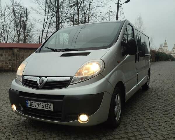 Серый Опель Виваро, объемом двигателя 2 л и пробегом 240 тыс. км за 13600 $, фото 2 на Automoto.ua