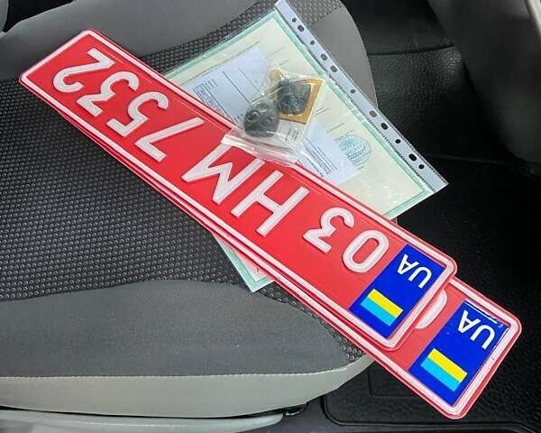 Серый Опель Виваро, объемом двигателя 2.5 л и пробегом 265 тыс. км за 13850 $, фото 5 на Automoto.ua