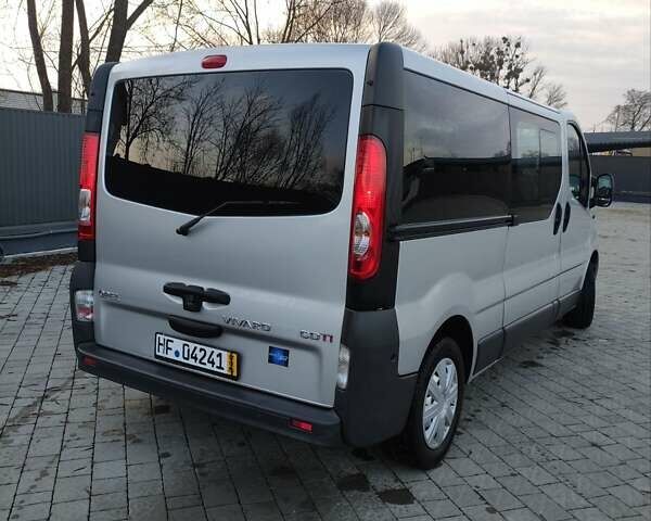 Серый Опель Виваро, объемом двигателя 2 л и пробегом 270 тыс. км за 15200 $, фото 16 на Automoto.ua