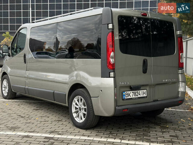 Сірий Опель Віваро, об'ємом двигуна 2 л та пробігом 282 тис. км за 13850 $, фото 5 на Automoto.ua