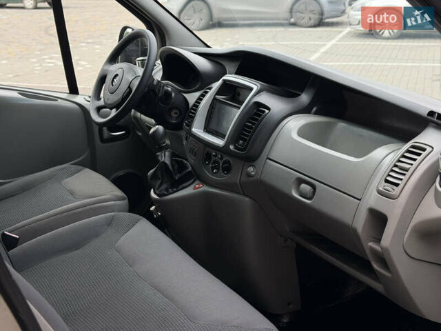 Сірий Опель Віваро, об'ємом двигуна 2 л та пробігом 282 тис. км за 13850 $, фото 21 на Automoto.ua