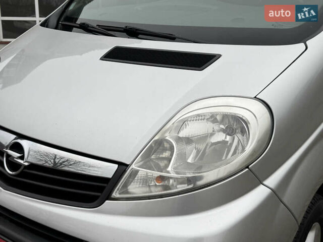 Серый Опель Виваро, объемом двигателя 2 л и пробегом 250 тыс. км за 14950 $, фото 21 на Automoto.ua